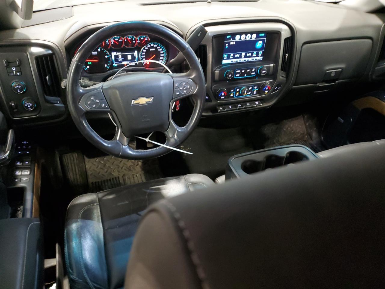 2017 Chevrolet Silverado - Image 8