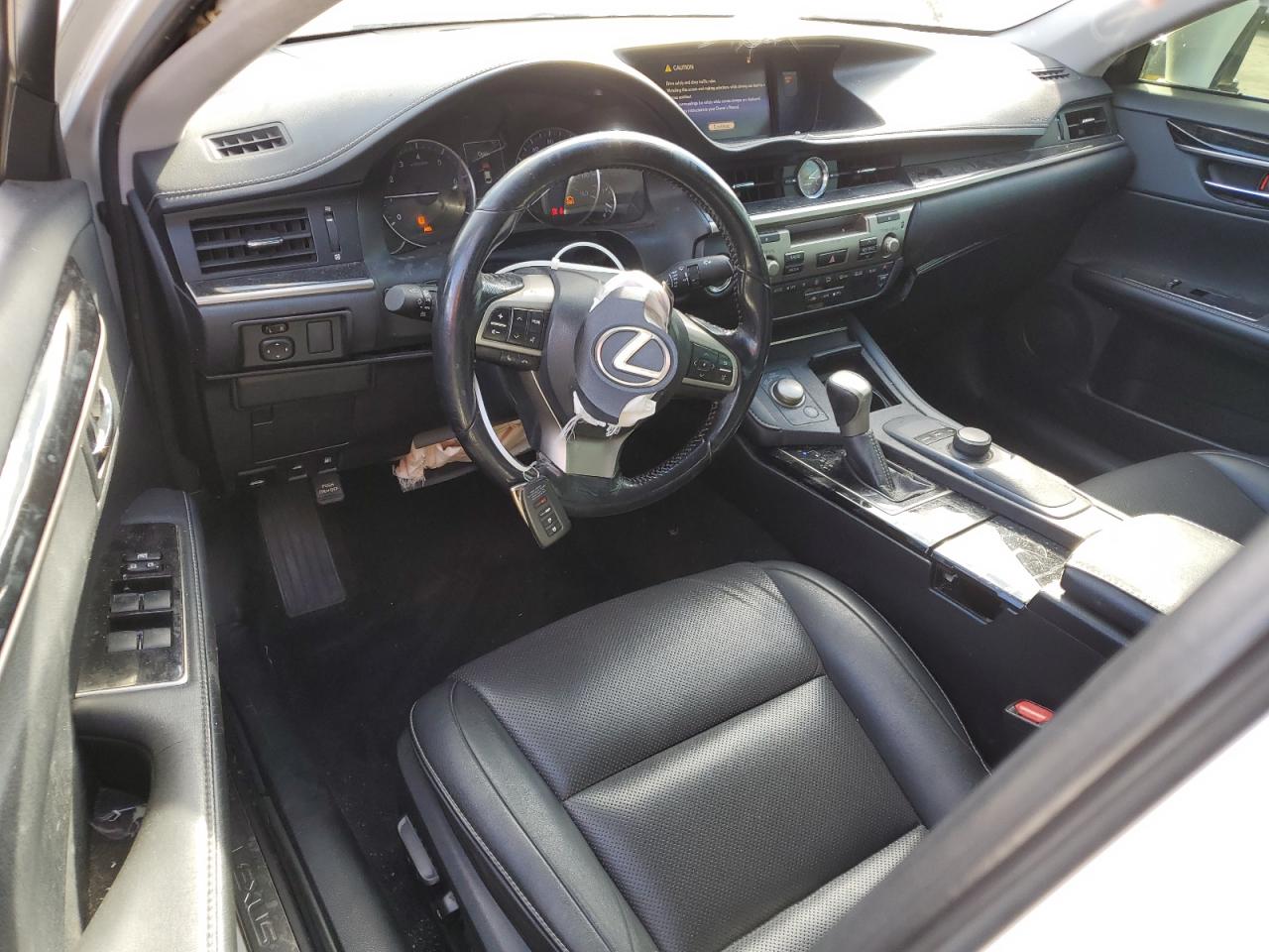 2016 Lexus ES - Image 8