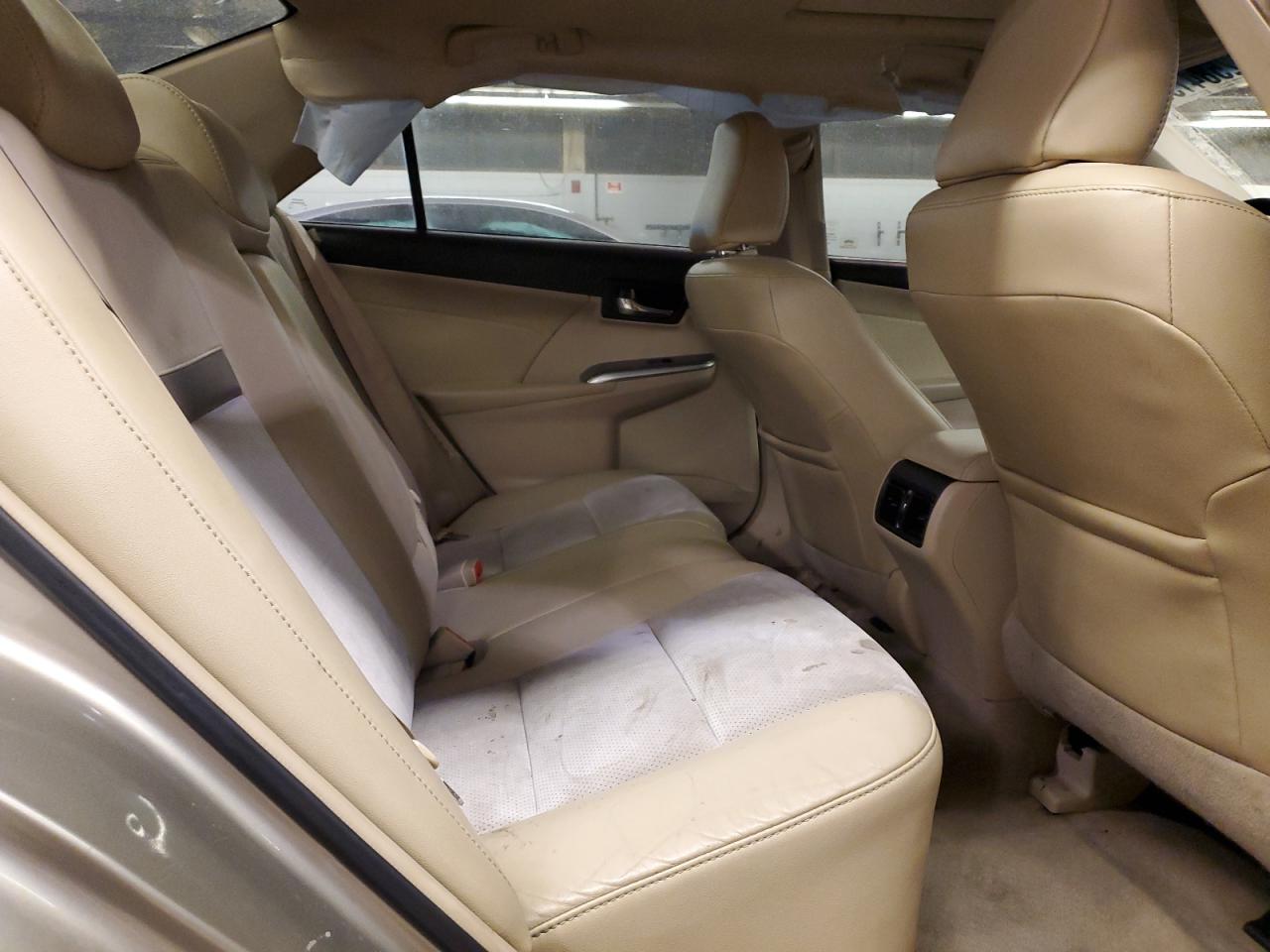 2013 Toyota Camry - Image 10