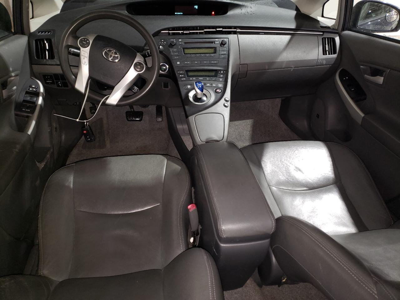 2010 Toyota Prius - Image 8