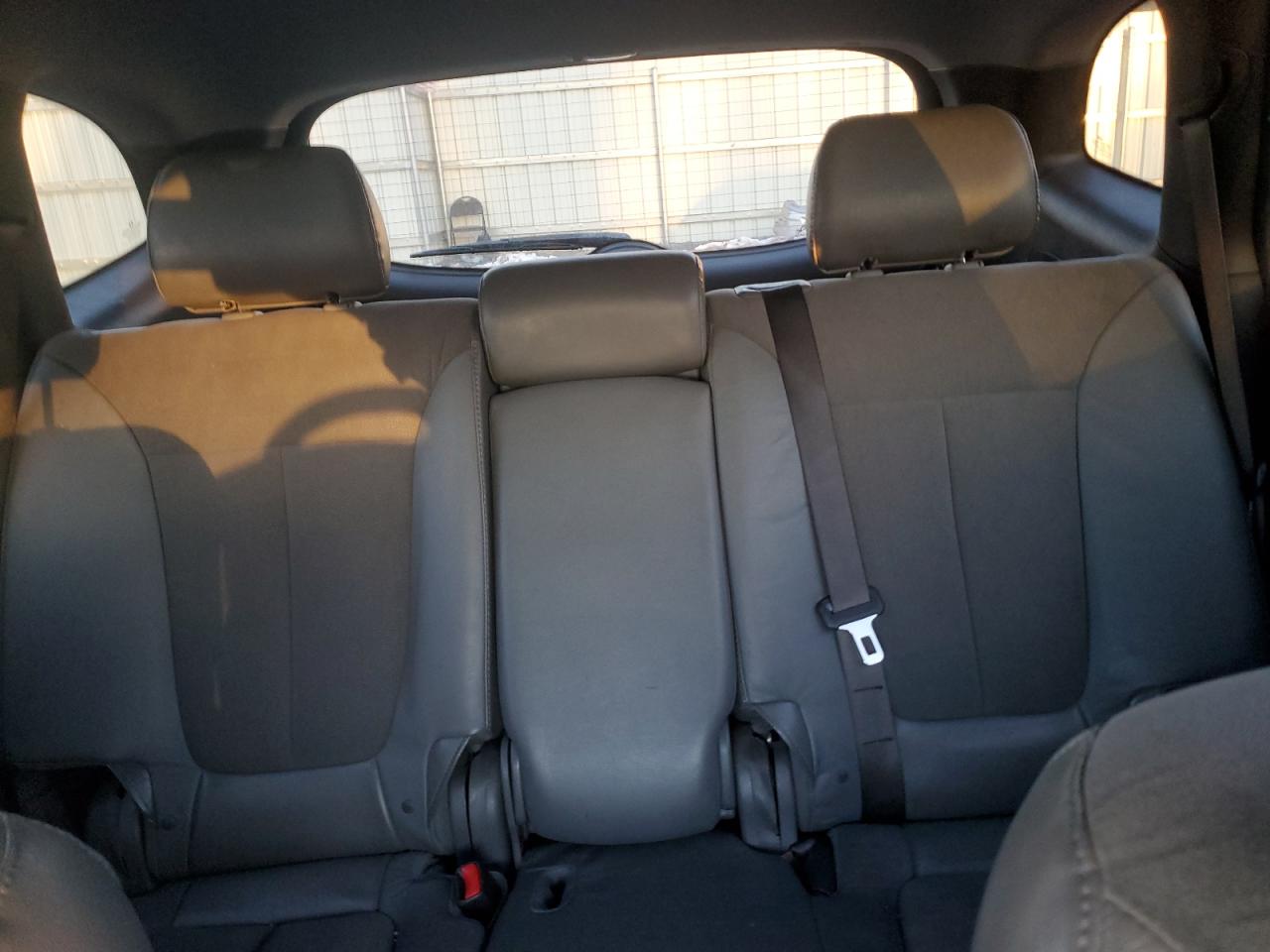 2010 Hyundai Santa Fe - Image 10
