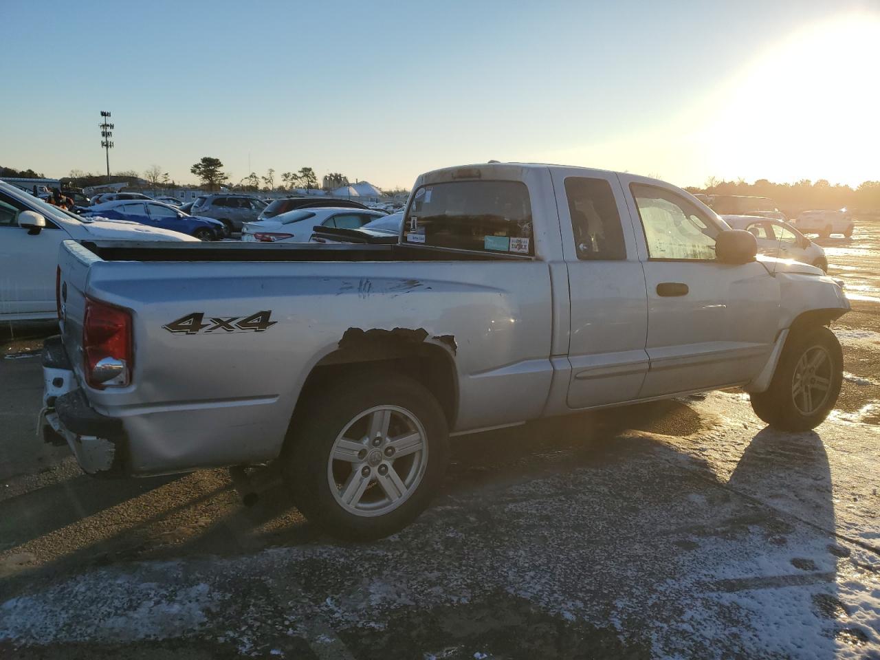 2007 Dodge Dakota - Image 3