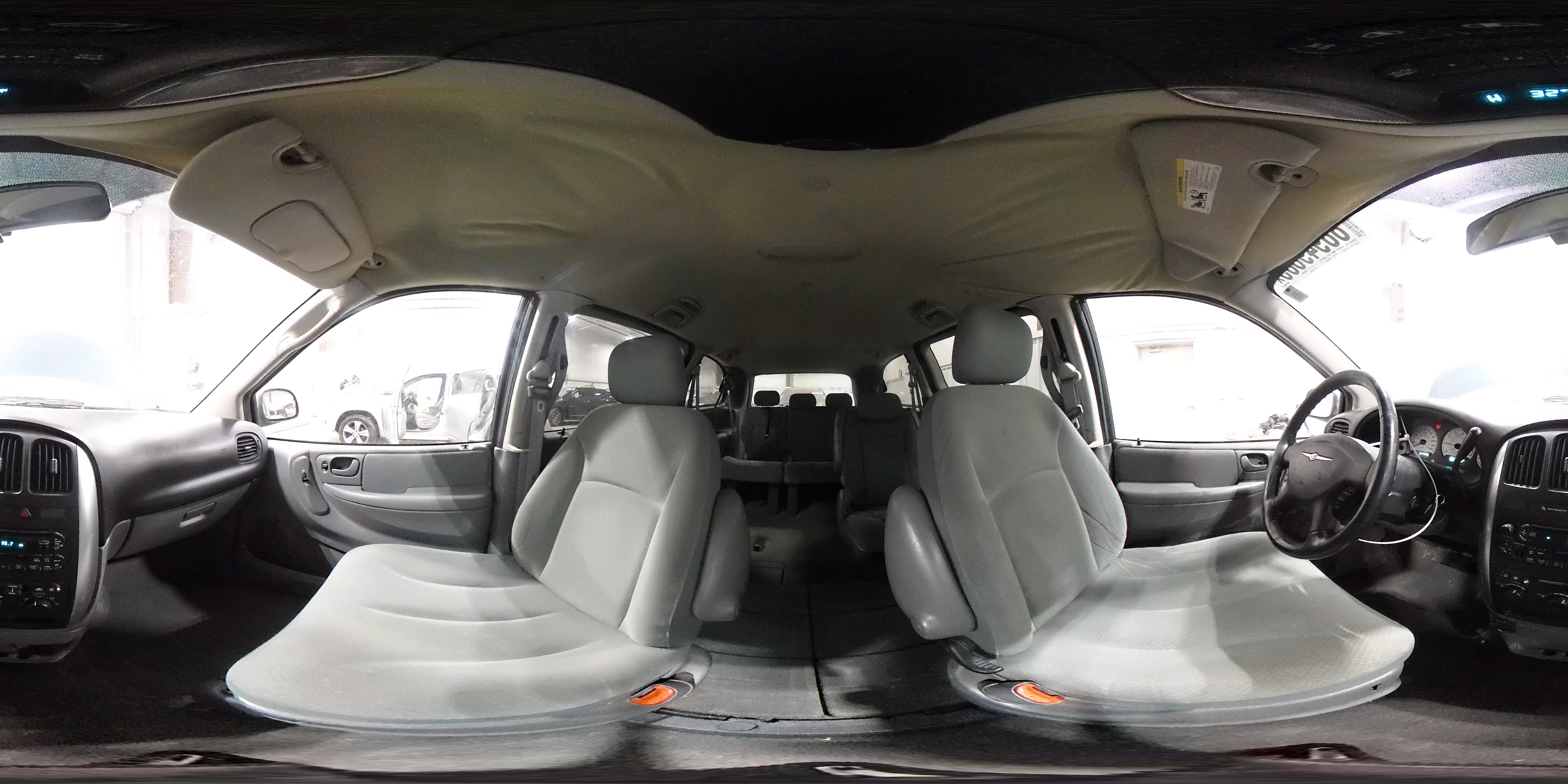 2007 Chrysler Town & Country - Image 13