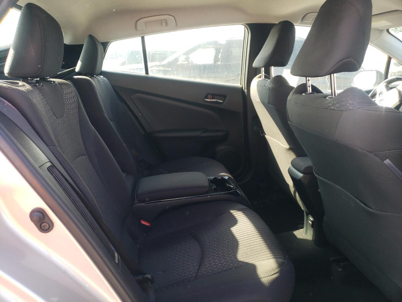 2019 Toyota Prius - Image 10