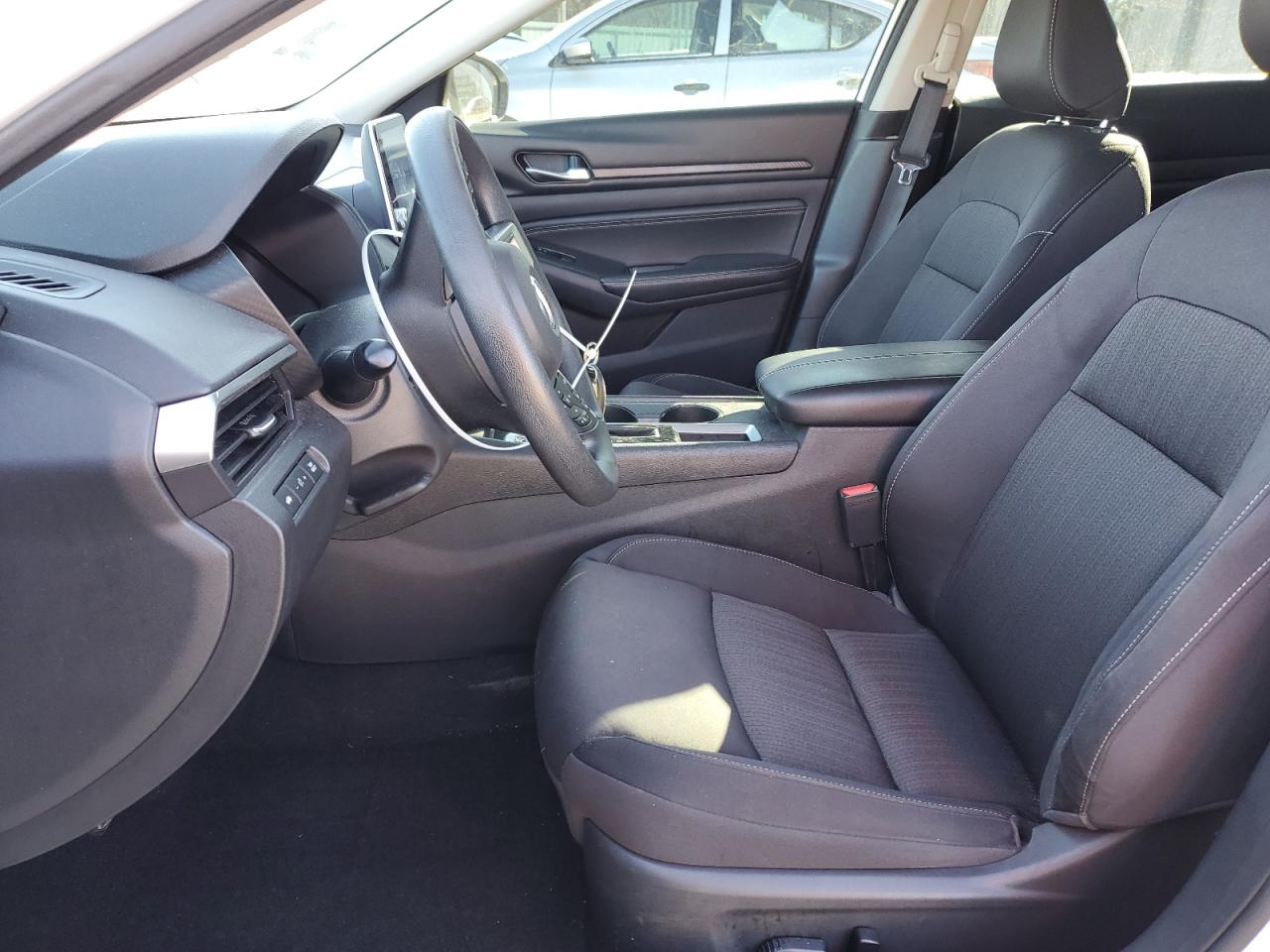 2020 Nissan Altima - Image 7