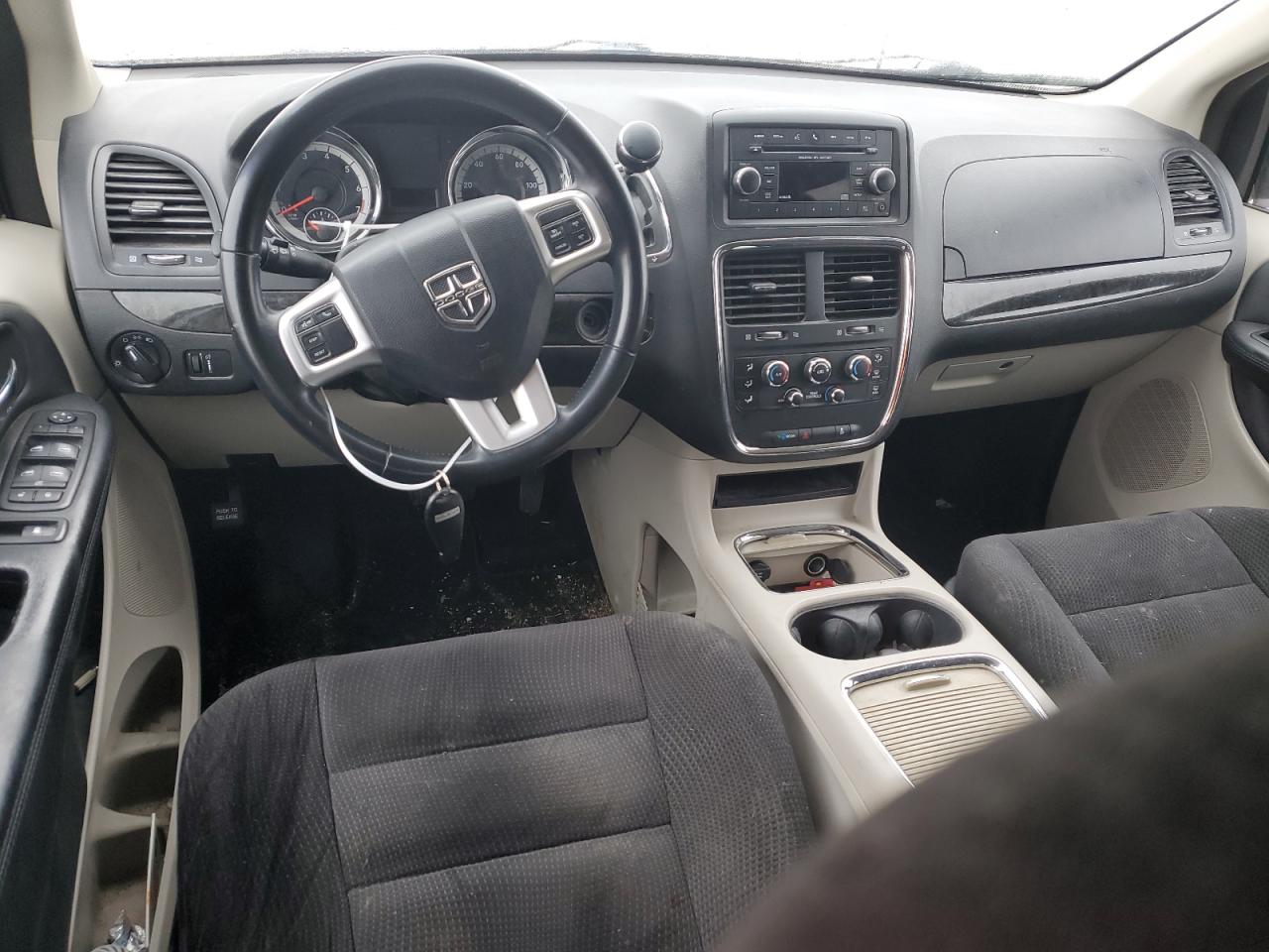 2015 Dodge Caravan - Image 8