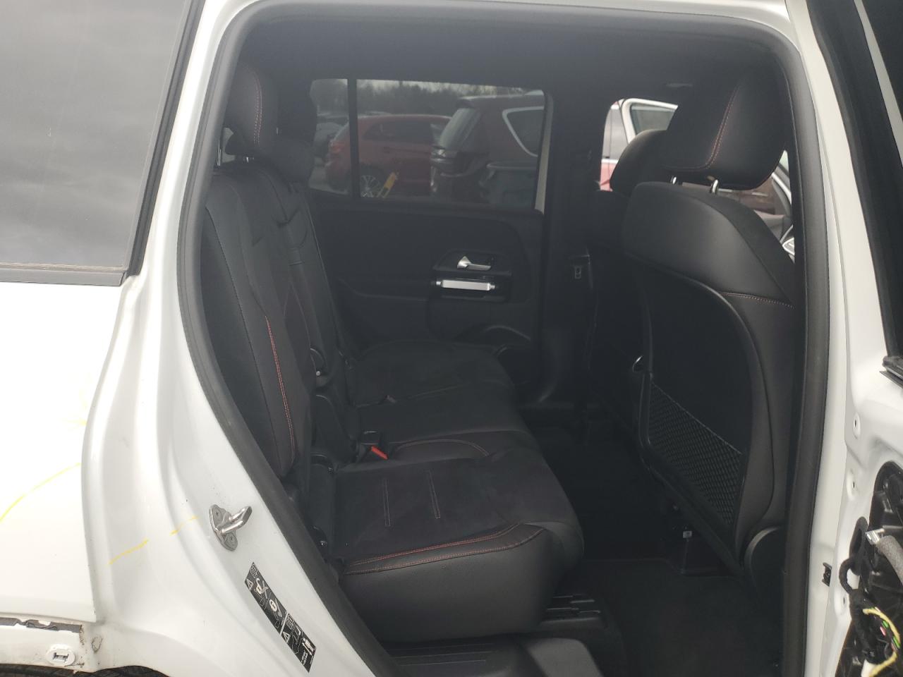 2022 Mercedes-Benz GLB - Image 11