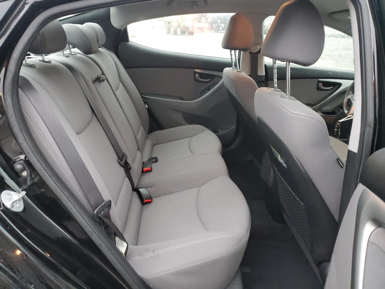 2014 Hyundai Elantra - Image 10