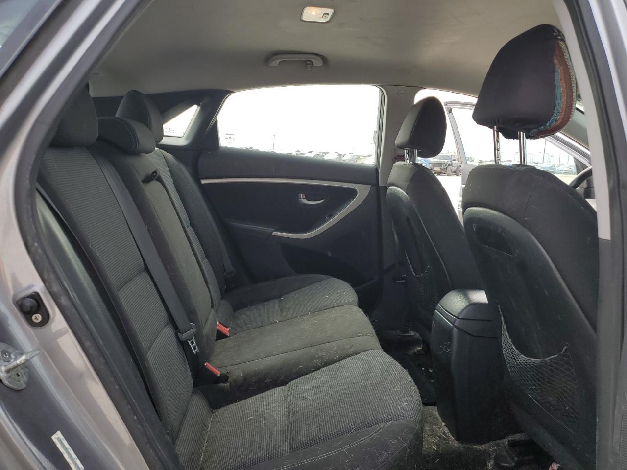 2014 Hyundai Elantra - Image 10