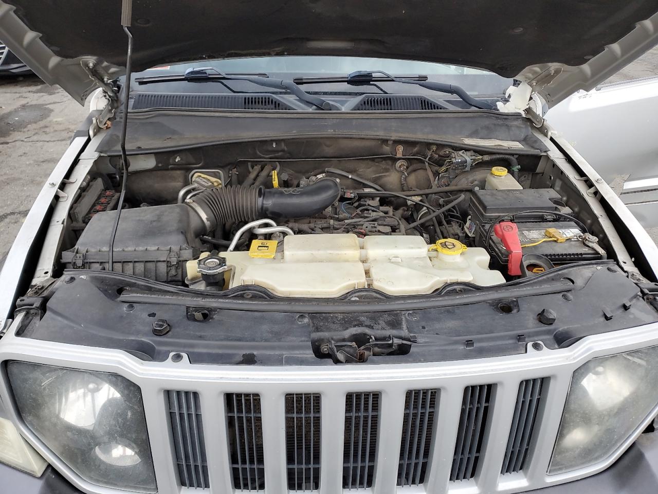 2011 Jeep Liberty (North America) - Image 12