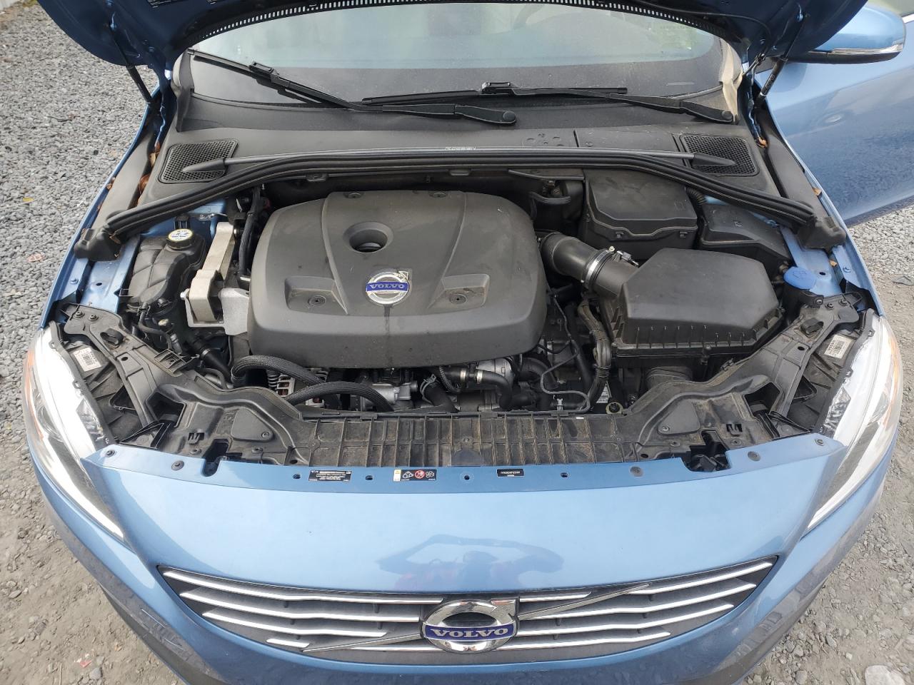2015 Volvo V60 - Image 11