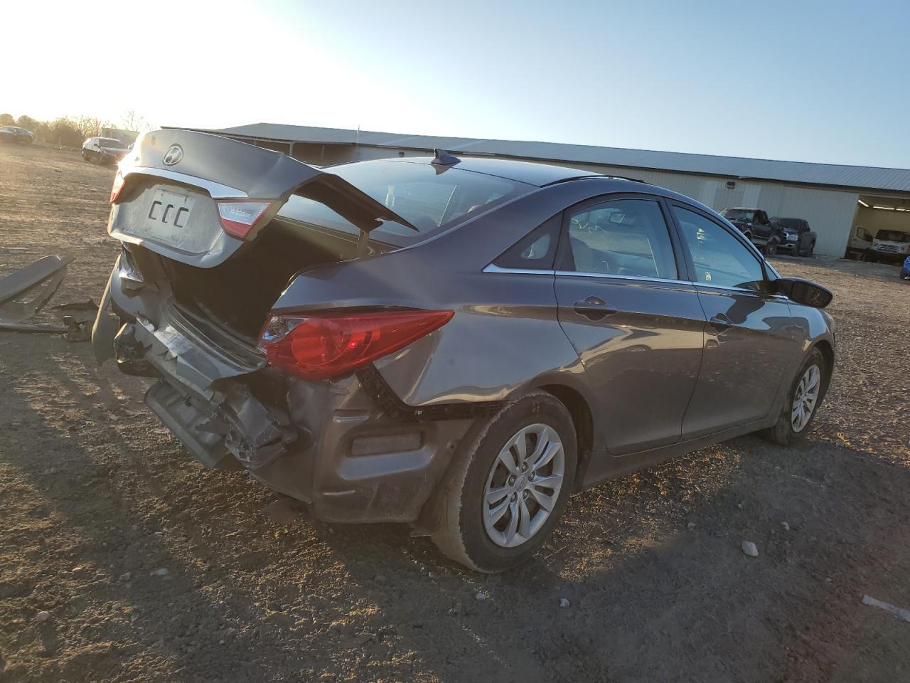 2012 Hyundai Sonata - Image 3