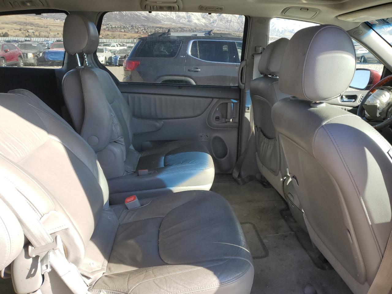 2008 Toyota Sienna - Image 11