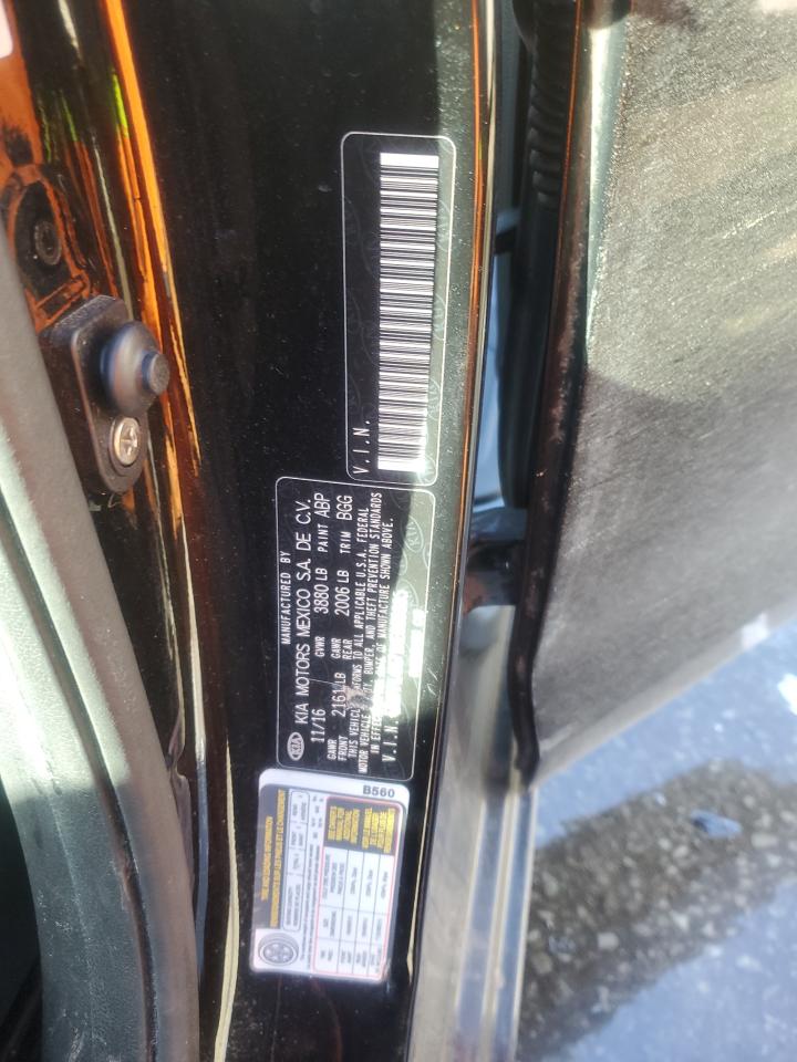 2017 Kia Forte - Image 12