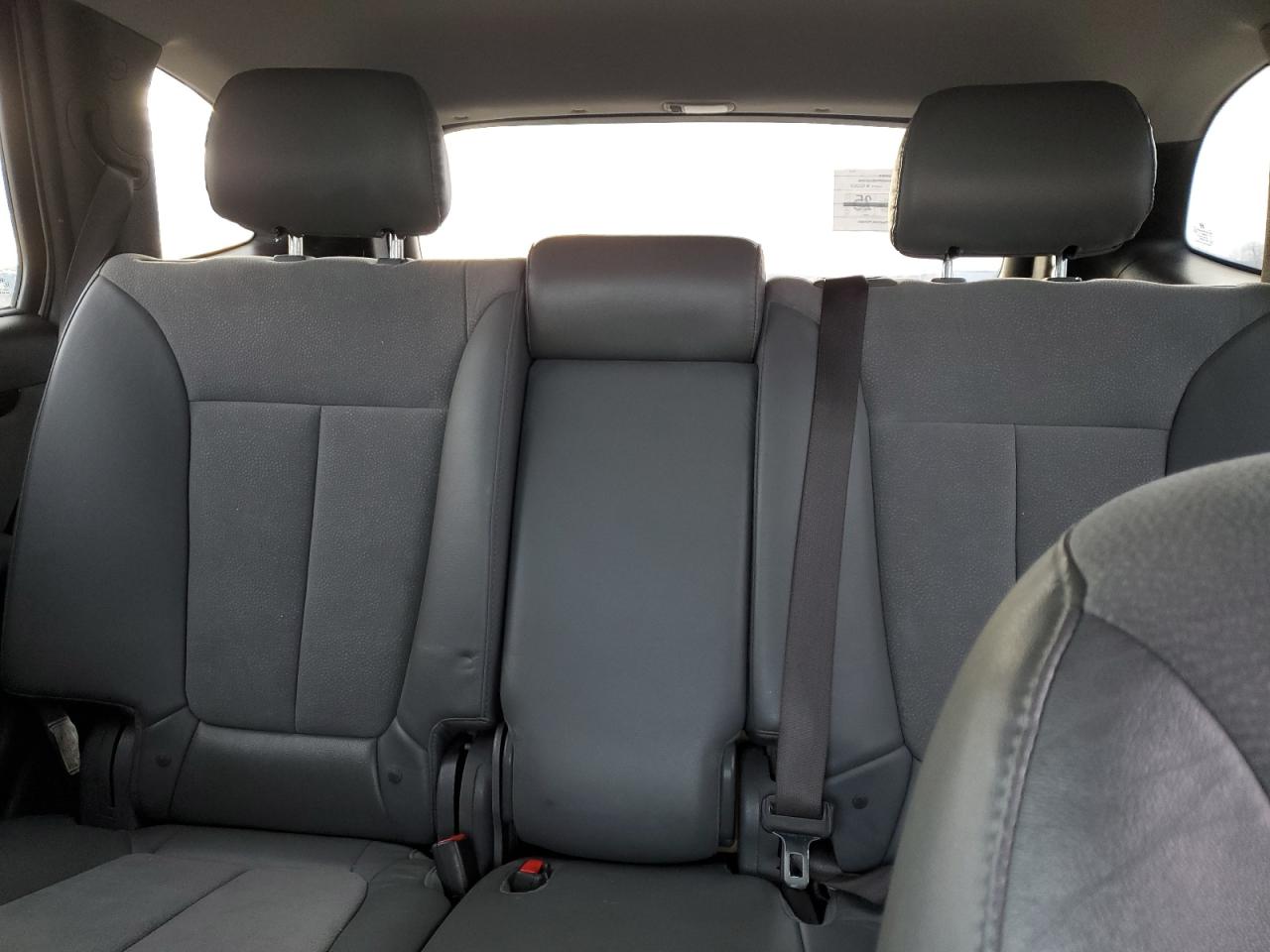 2011 Hyundai Santa Fe - Image 10