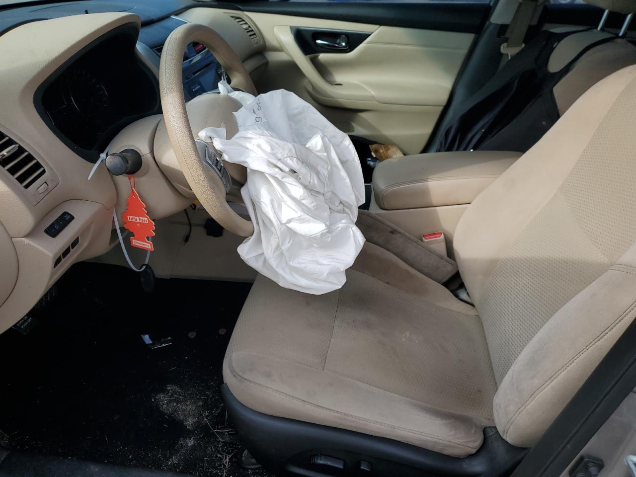 2015 Nissan Altima - Image 7