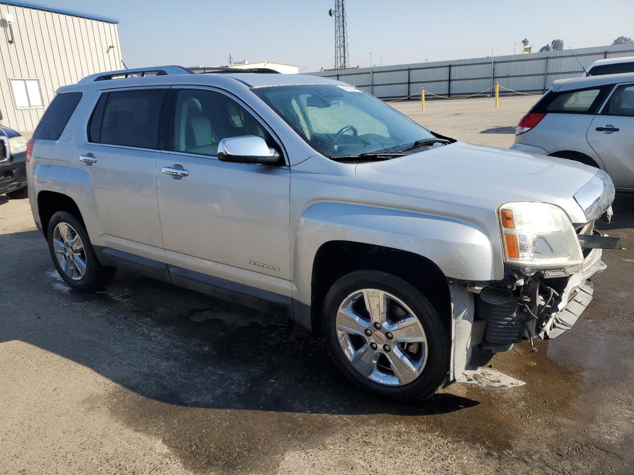 2015 GMC Terrain - Image 4