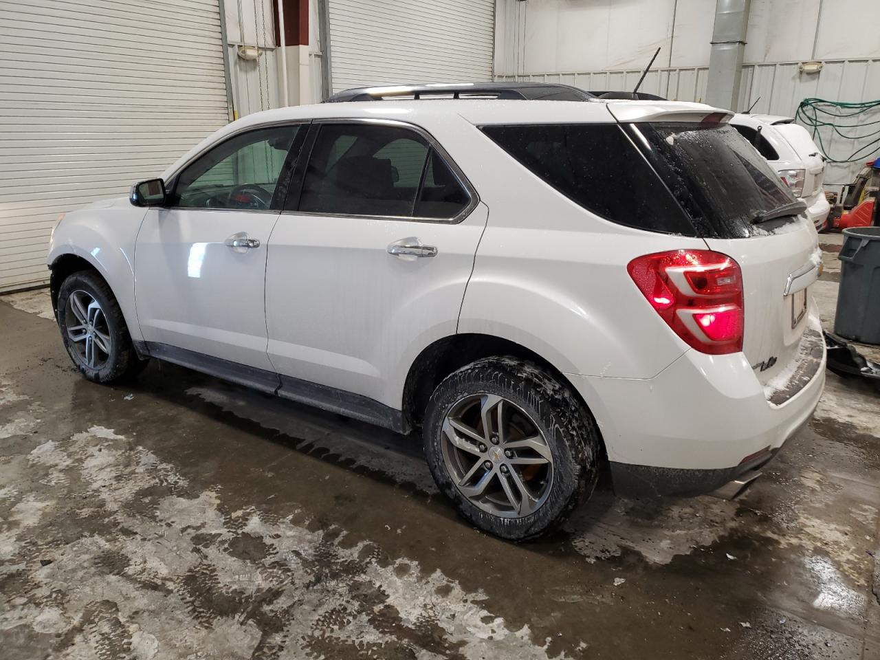 2016 Chevrolet Equinox - Image 2