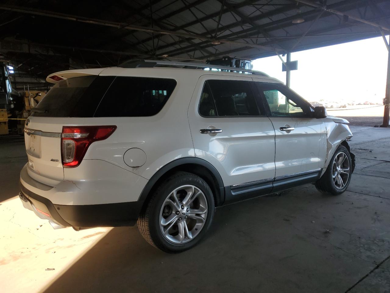 2015 Ford Explorer - Image 3