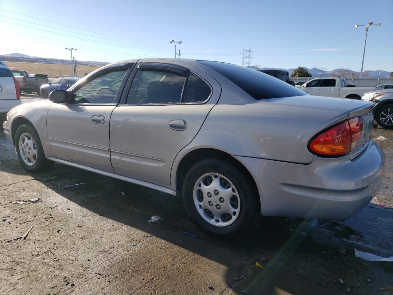 2000 Oldsmobile Alero - Image 2