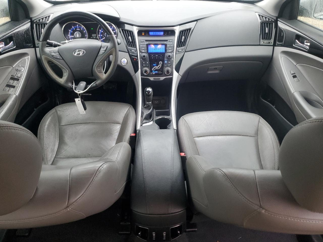 2012 Hyundai Sonata - Image 8