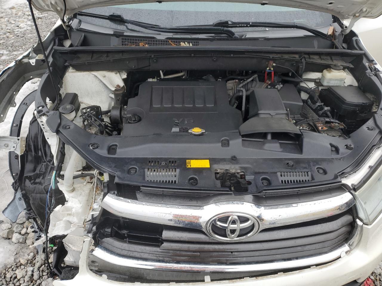 2015 Toyota Highlander - Image 12