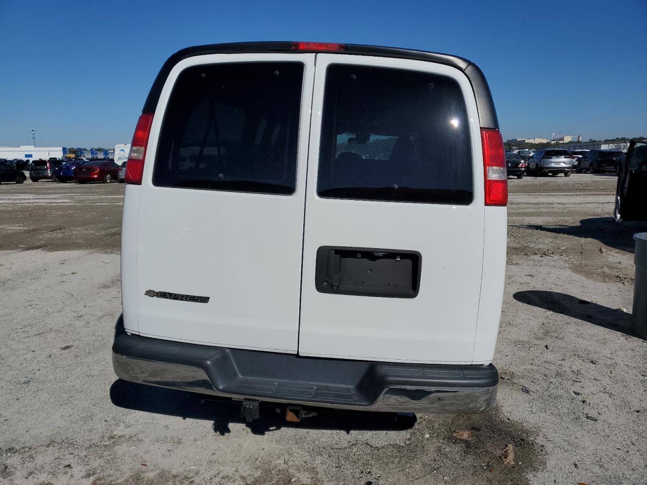 2019 Chevrolet Express - Image 6