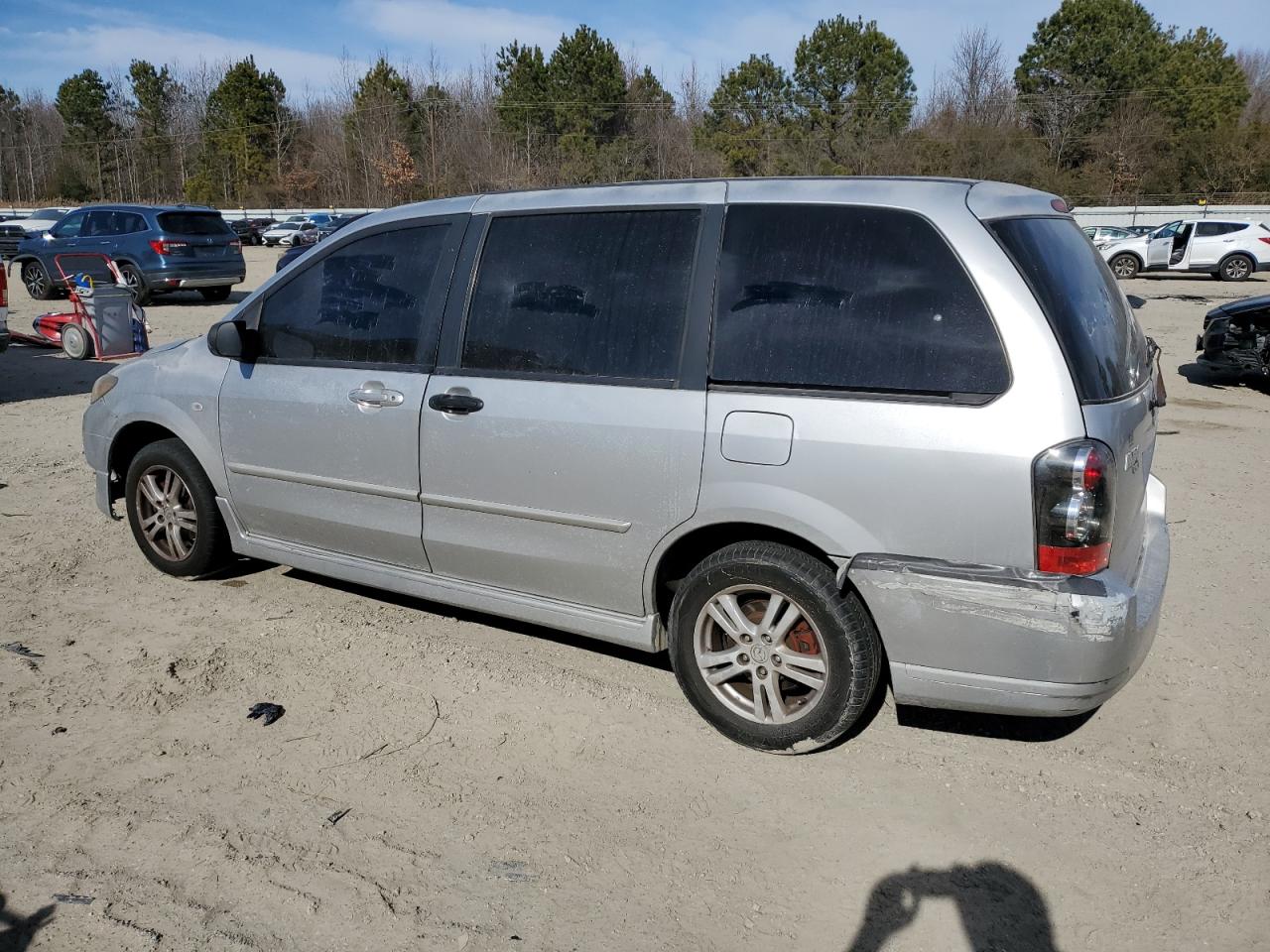 2004 Mazda MPV - Image 2