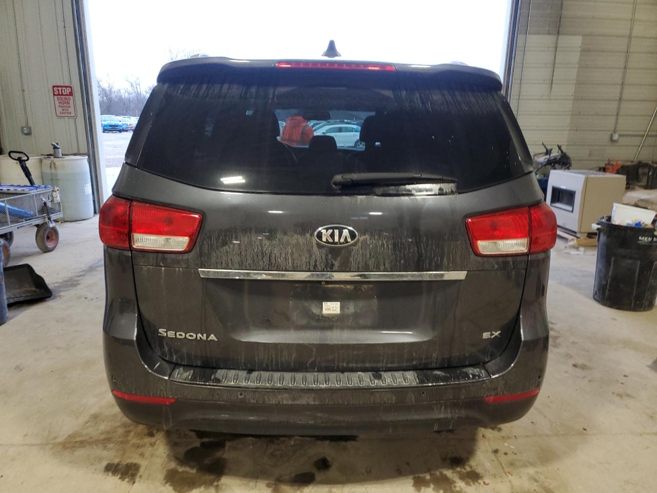 2015 Kia Sedona - Image 6