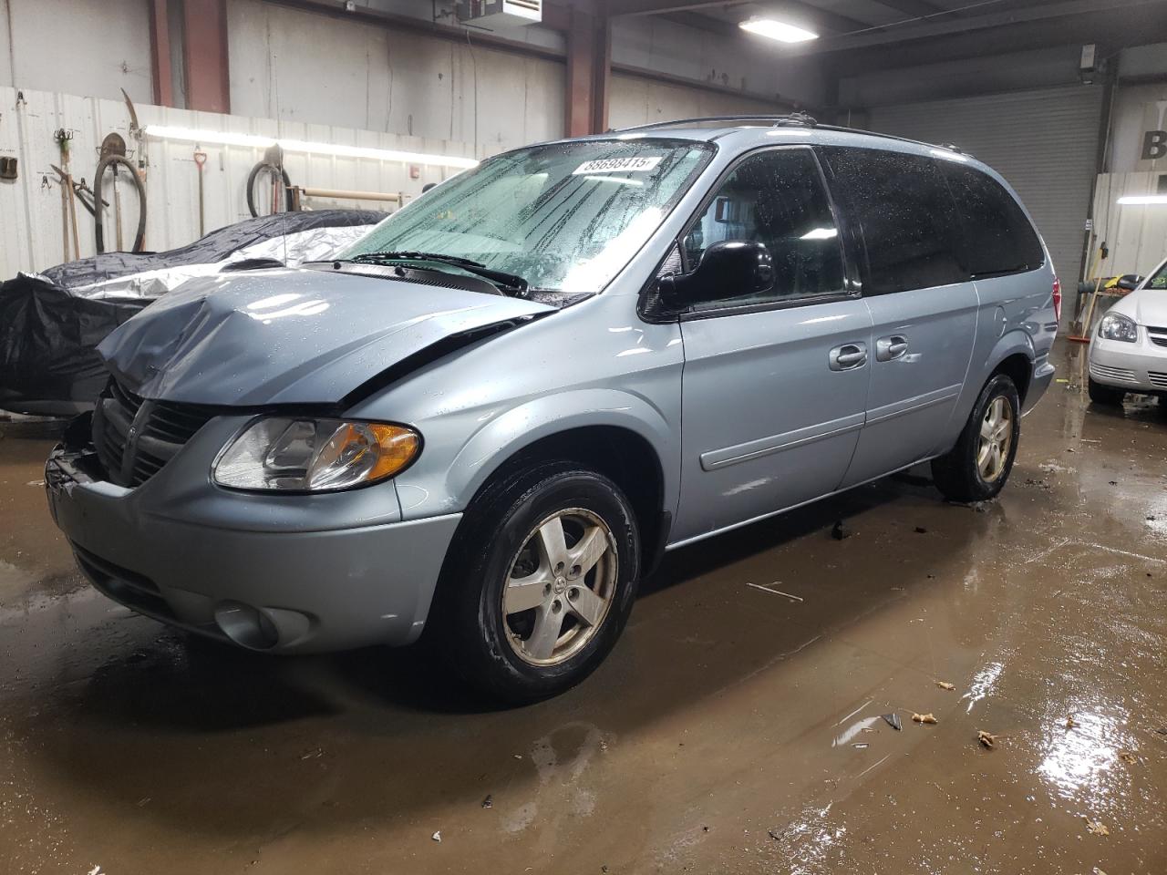 2005 Dodge Caravan - Image 1