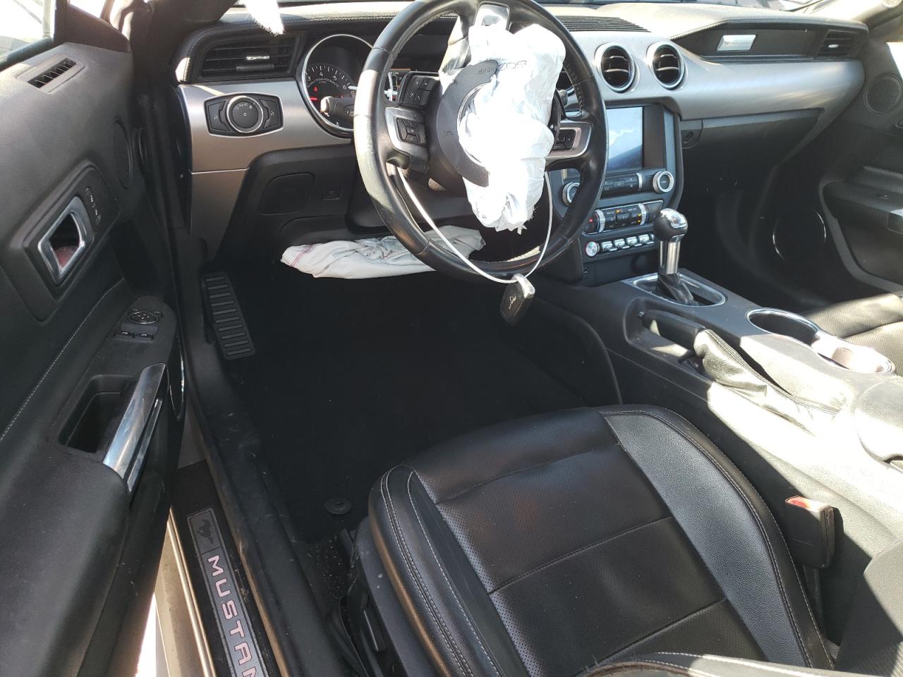2022 Ford Mustang - Image 8