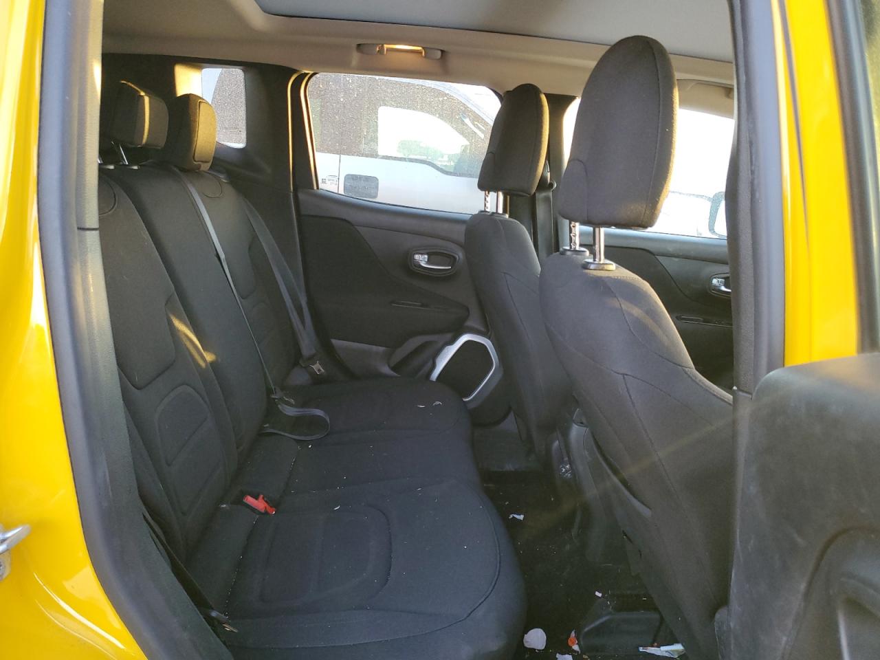 2018 Jeep Renegade - Image 11