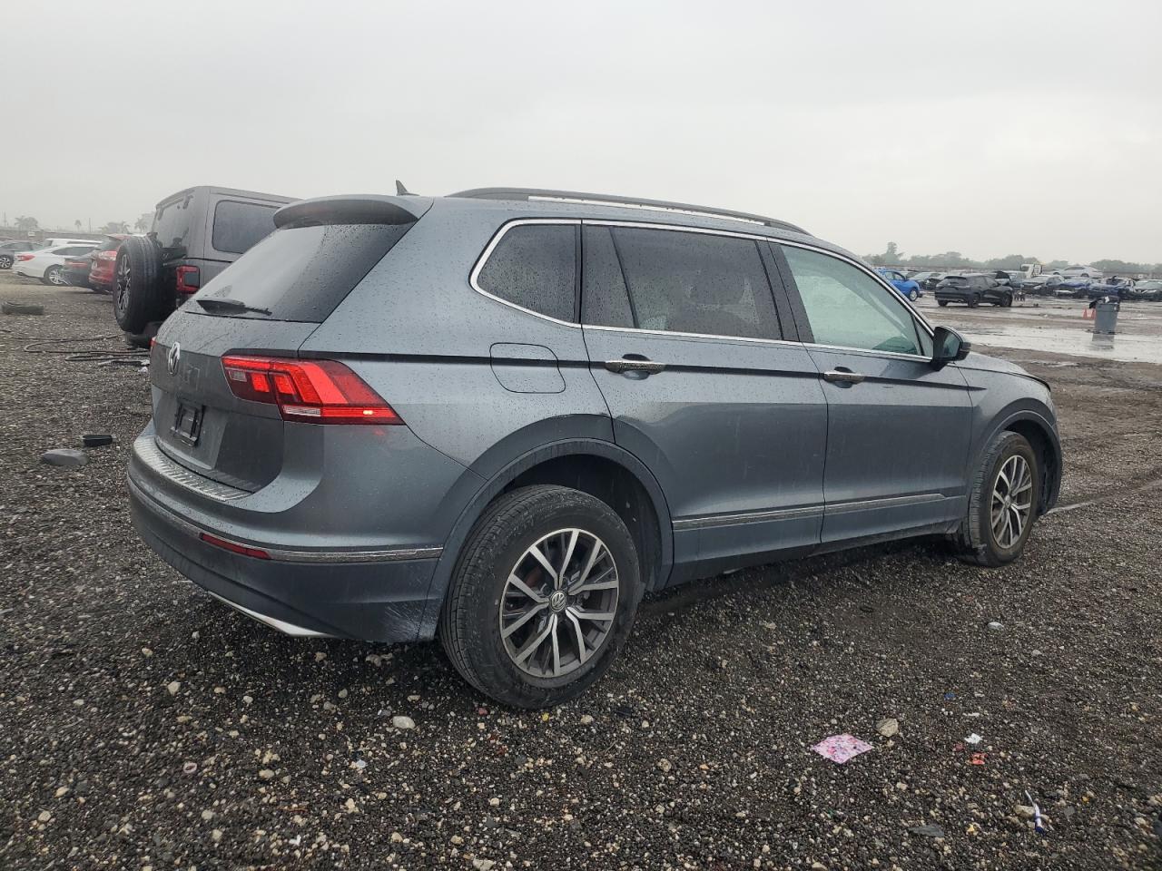 2020 Volkswagen Tiguan - Image 3