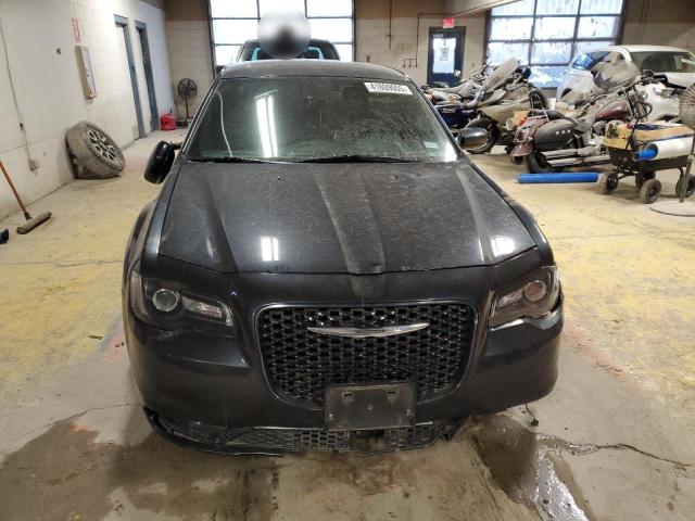  CHRYSLER 300 2018 Szary