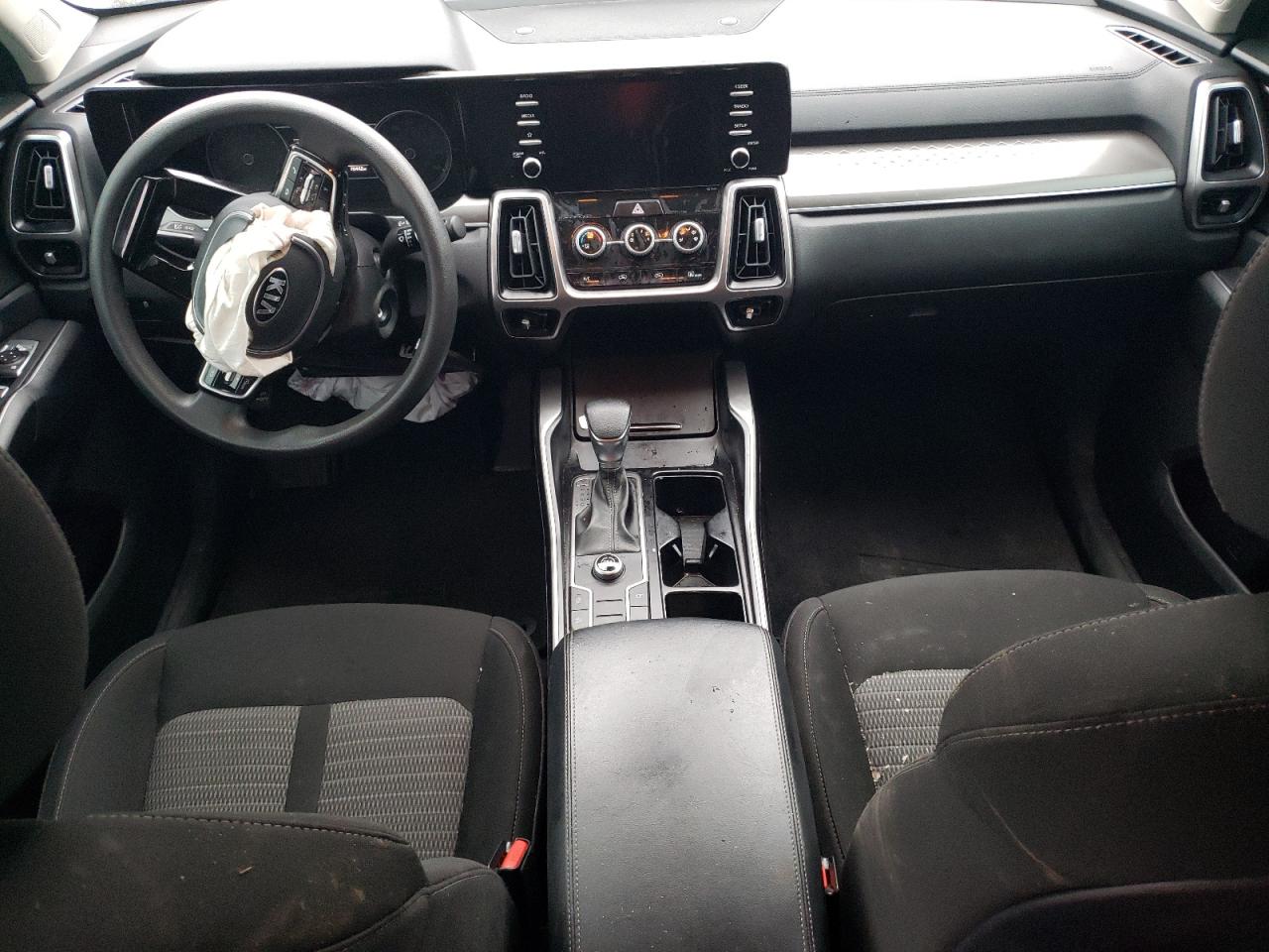 2021 Kia Sorento - Image 8