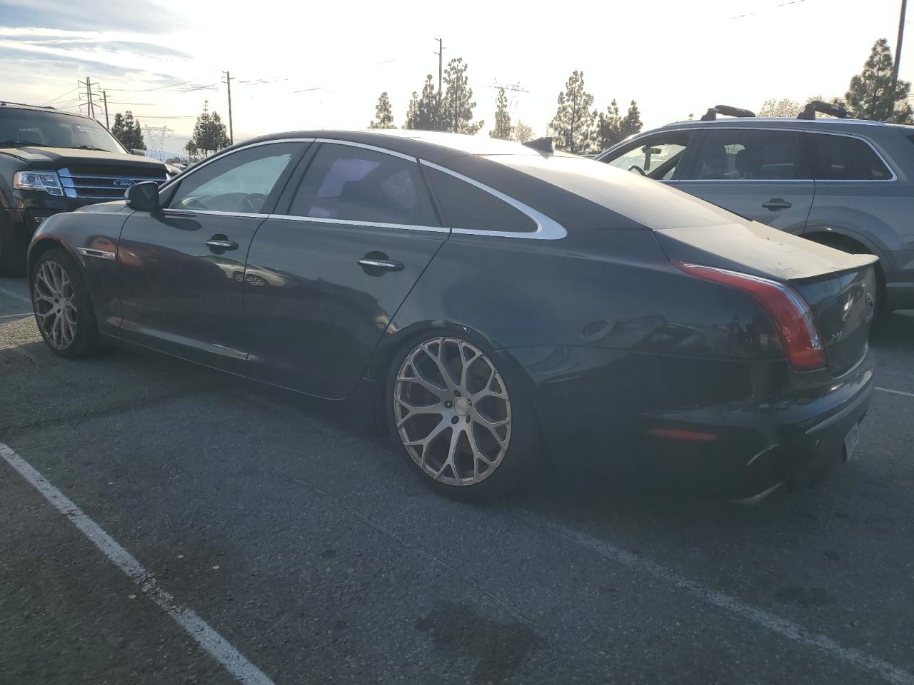 2015 Jaguar XJ - Image 2