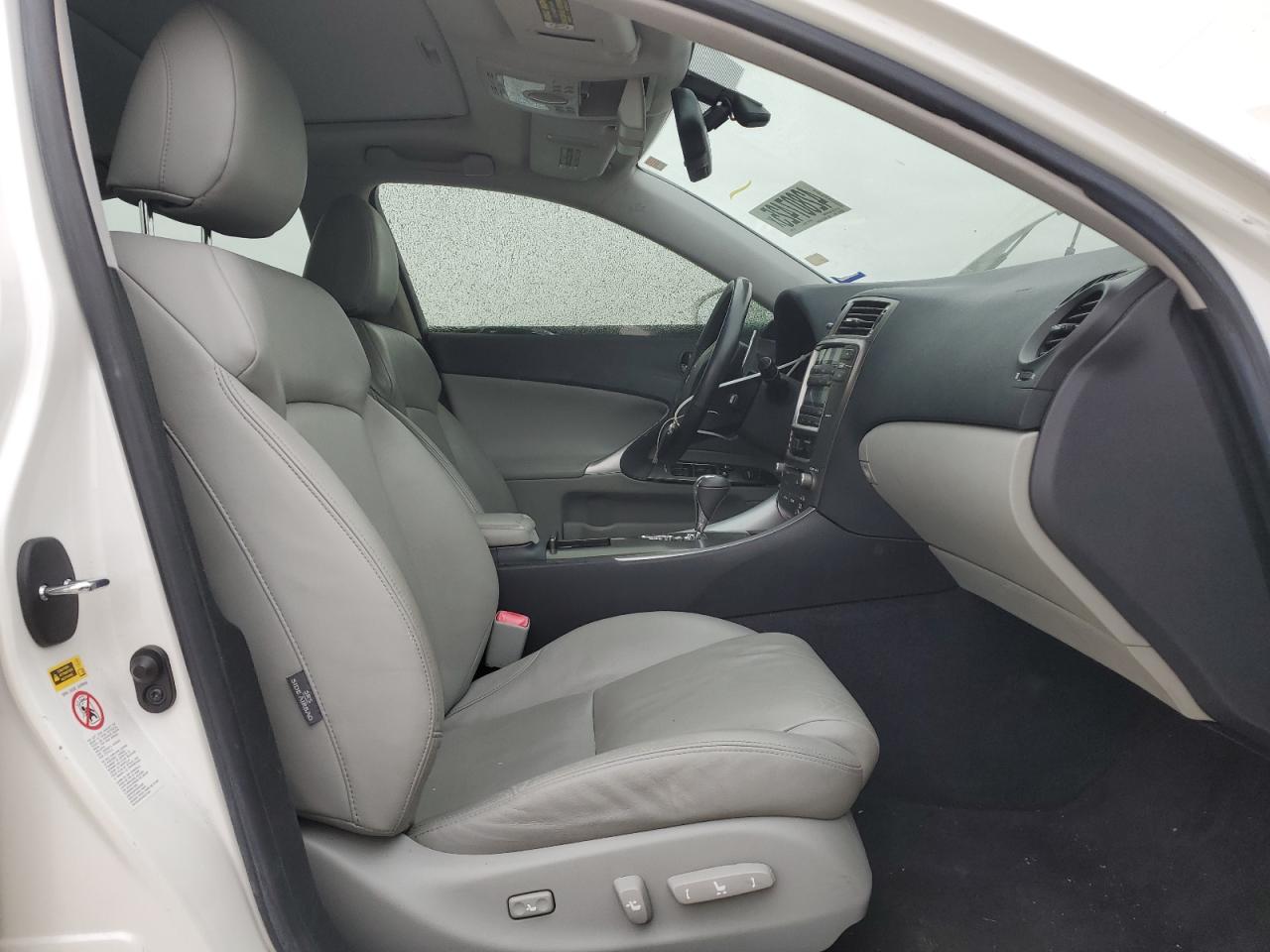 2008 Lexus IS - Image 7