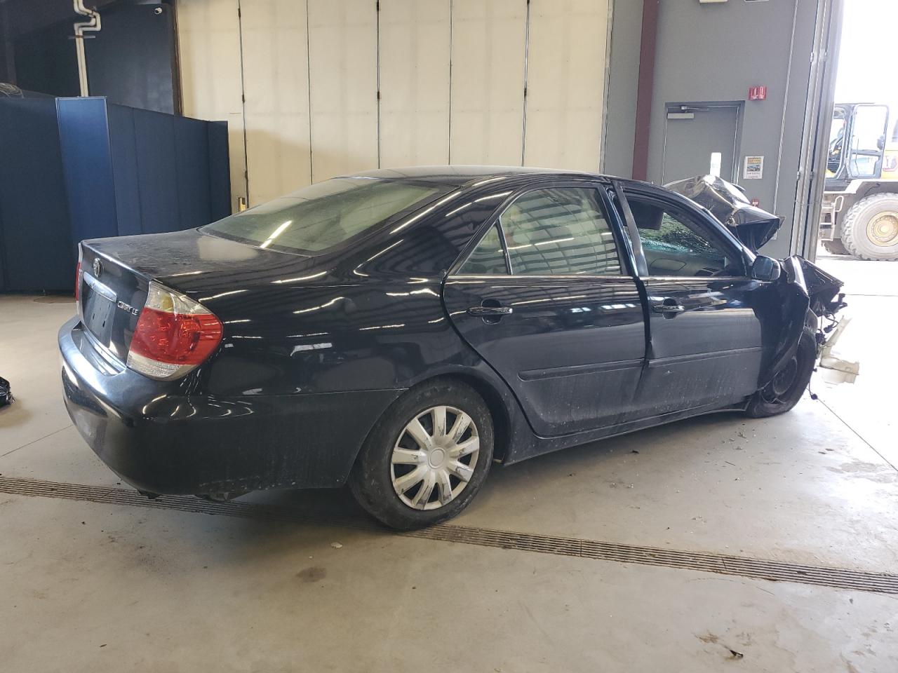 2005 Toyota Camry - Image 3