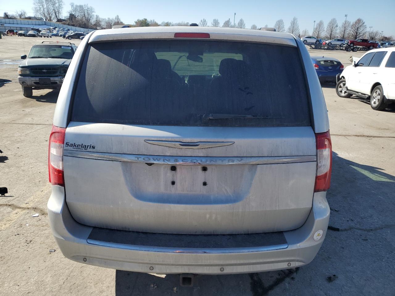 2011 Chrysler Town & Country - Image 6