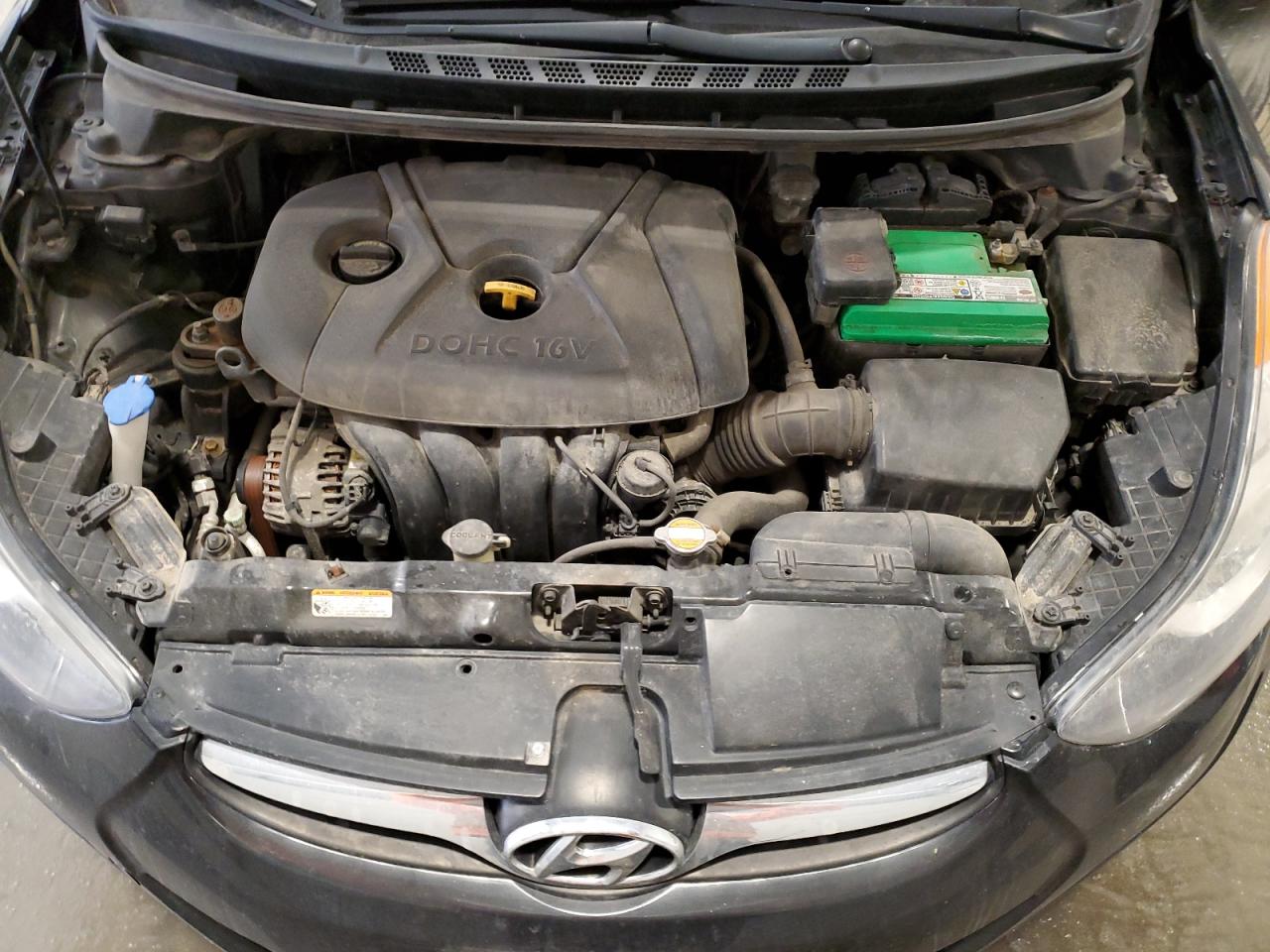 2012 Hyundai Elantra - Image 11
