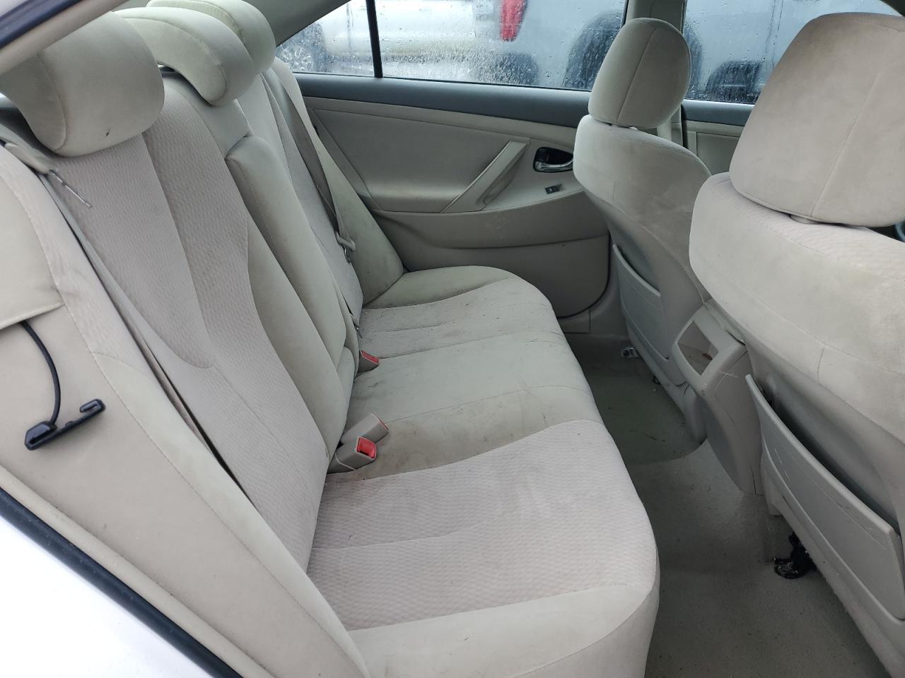 2011 Toyota Camry - Image 10