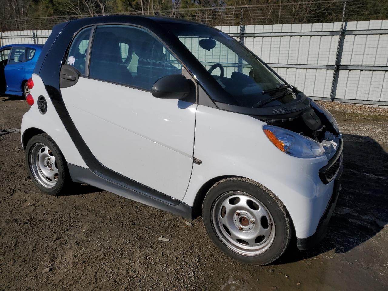 VIN WMEEJ3BA2FK820752 2015 SMART FORTWO no.4