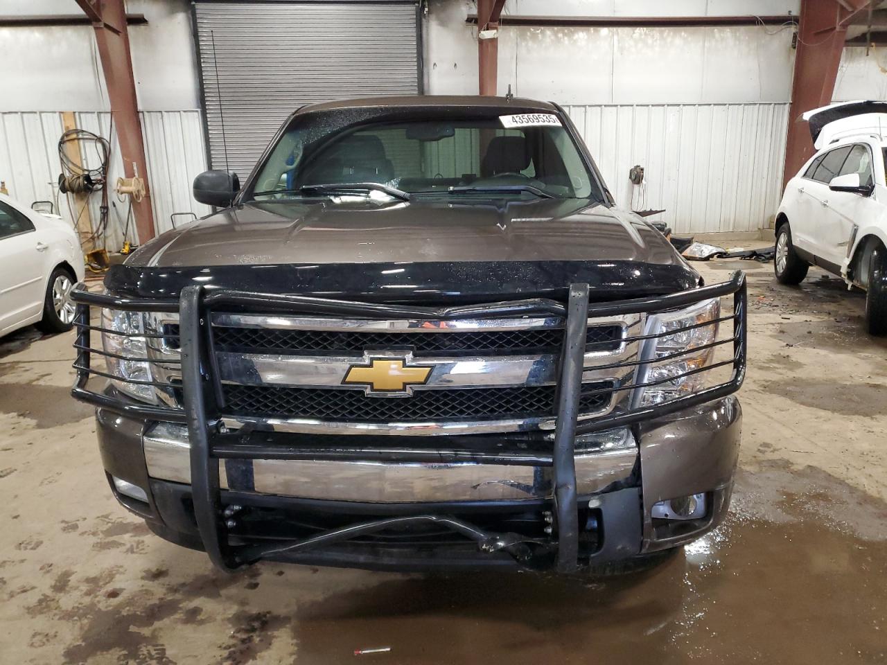 2007 Chevrolet Silverado - Image 5