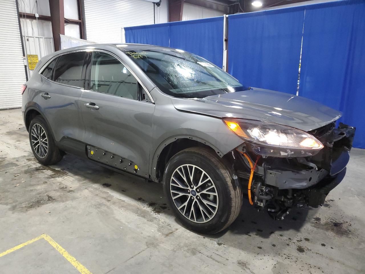 2022 Ford Escape - Image 4