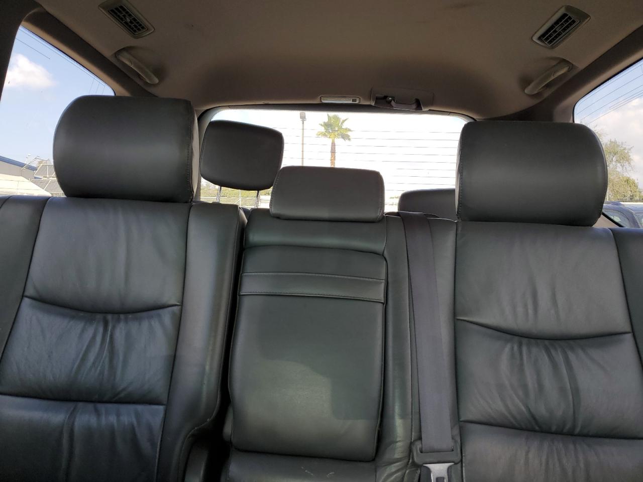 2005 Lexus GX - Image 10