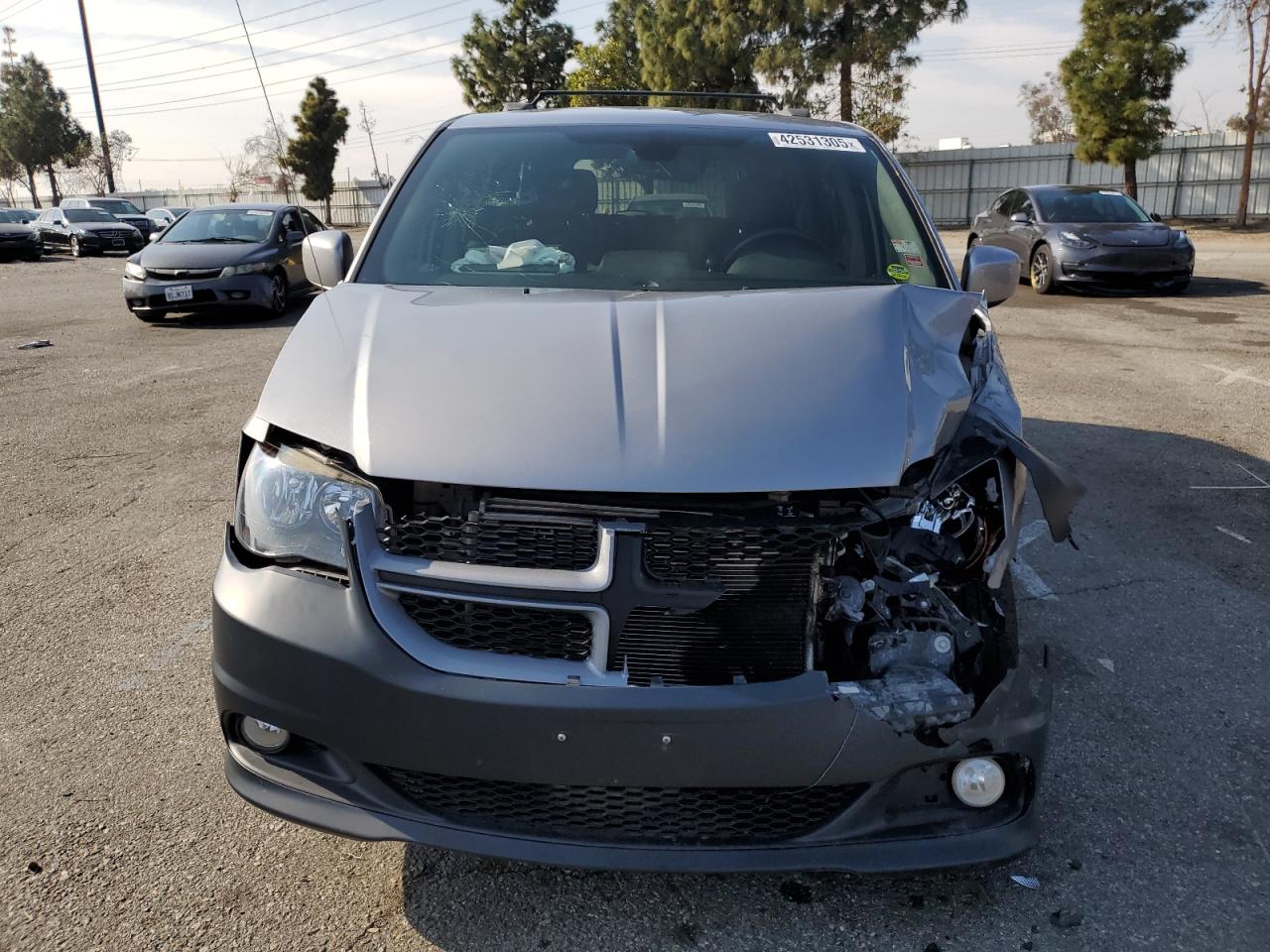 2019 Dodge Caravan - Image 5
