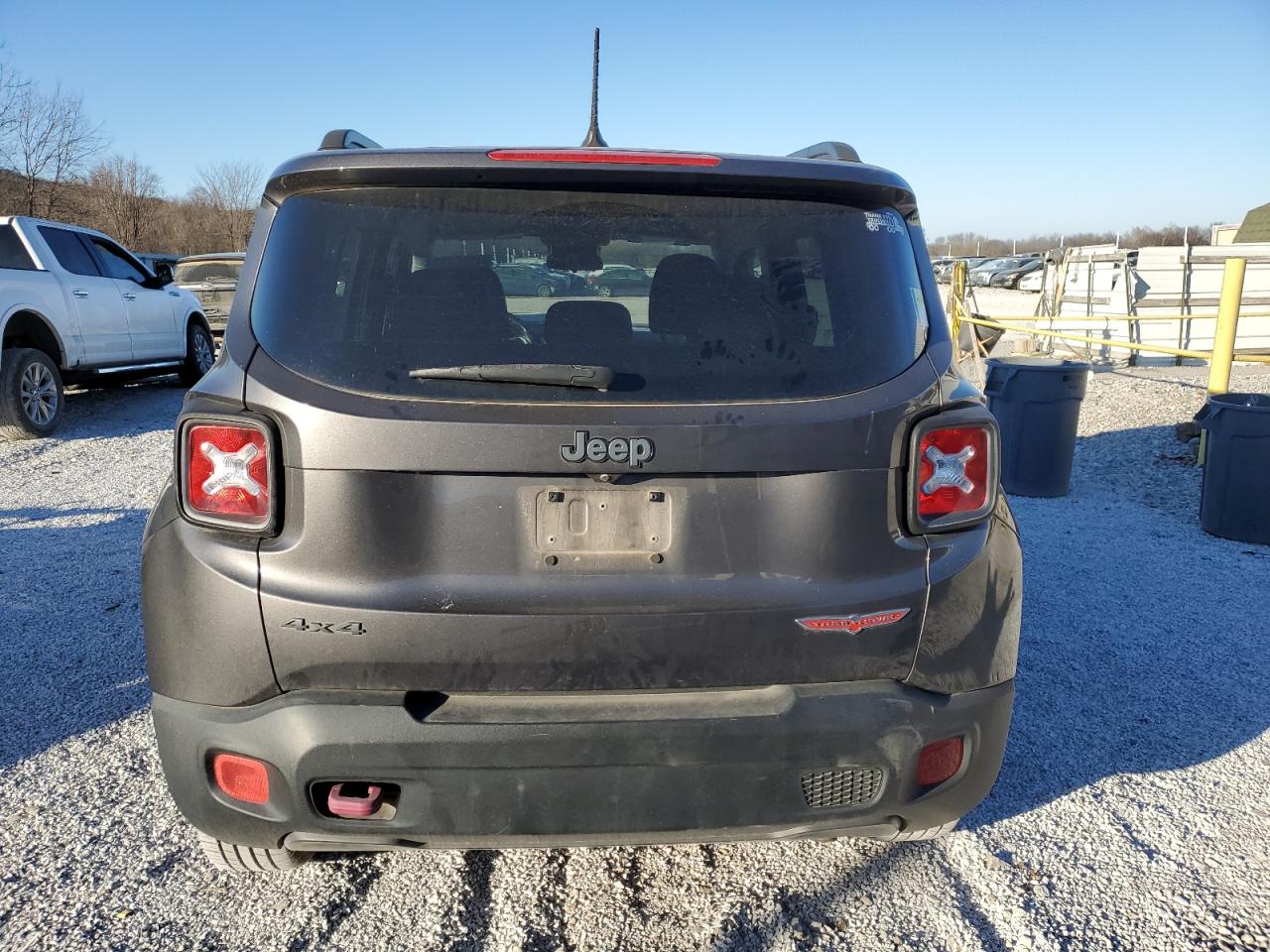 2017 Jeep Renegade - Image 6
