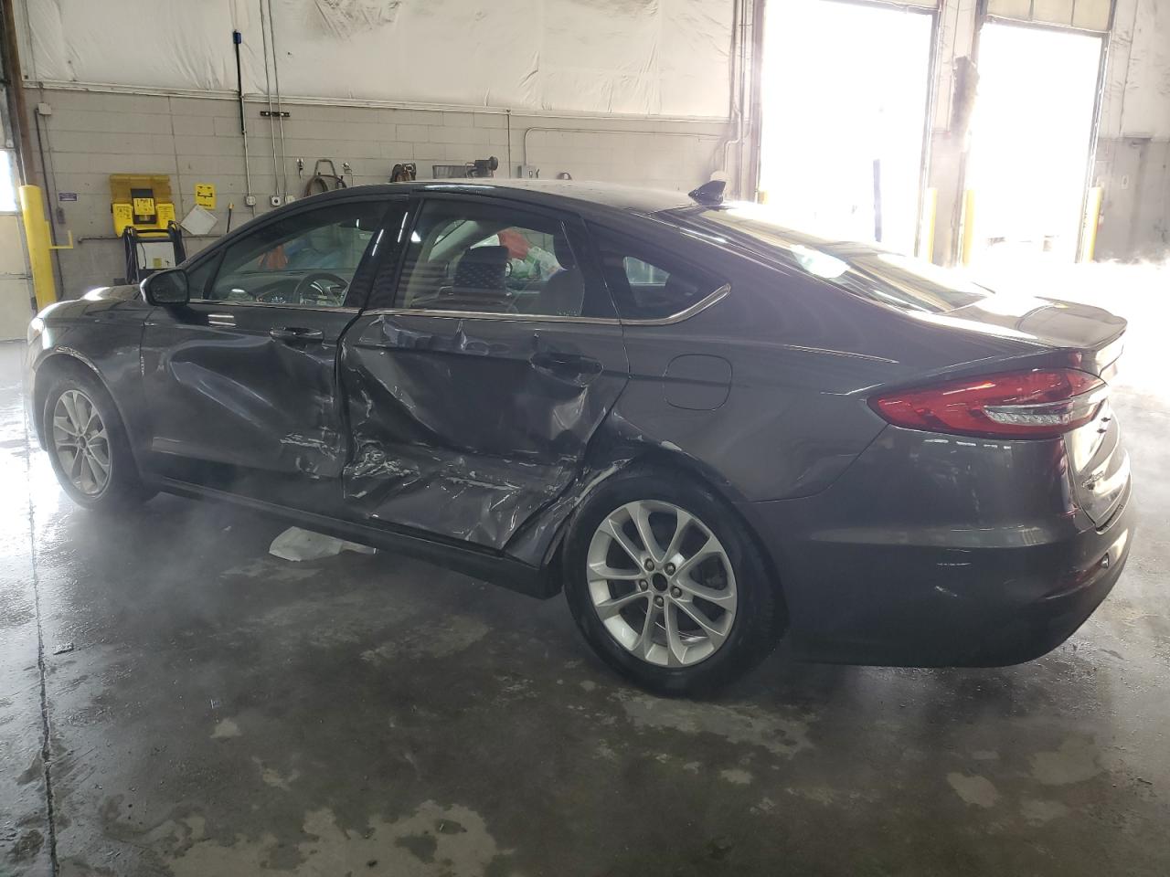 2019 Ford Fusion - Image 2