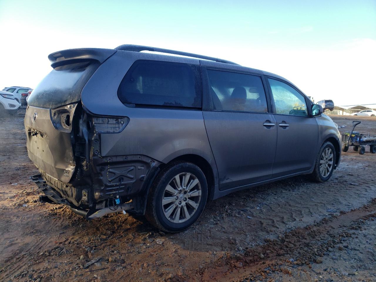2012 Toyota Sienna - Image 3