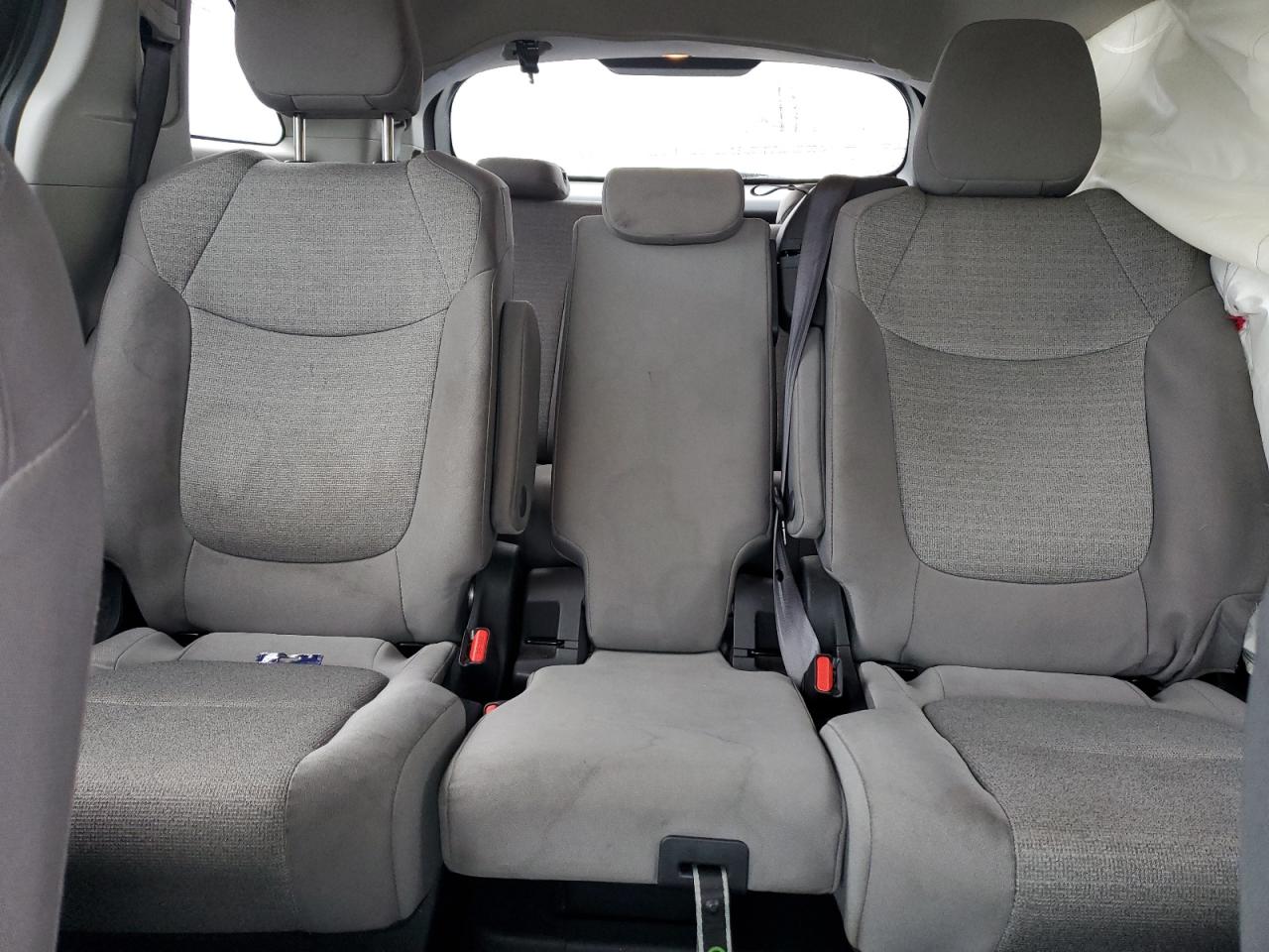 2022 Toyota Sienna - Image 10